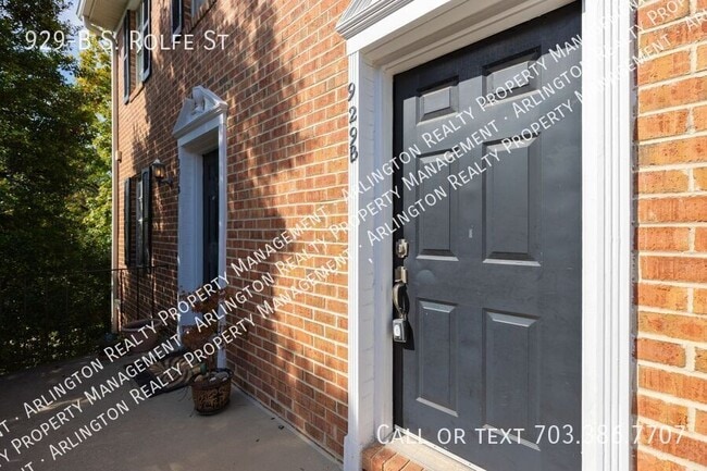 Photo - 929-B S Rolfe St