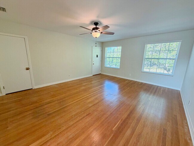 Photo - Charming 2 Bedroom, 1 Bathroom Updated Condo in the Heart of Avondale