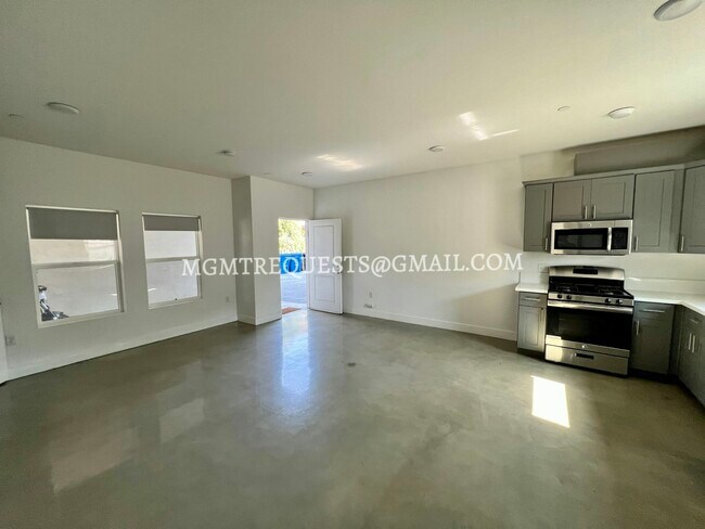 Photo - 1541 Ricardo St Unidad 1