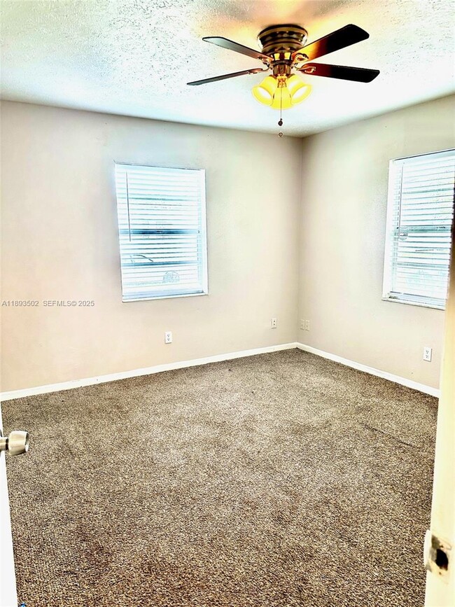 Photo - 1724 W Chestnut St Unit A