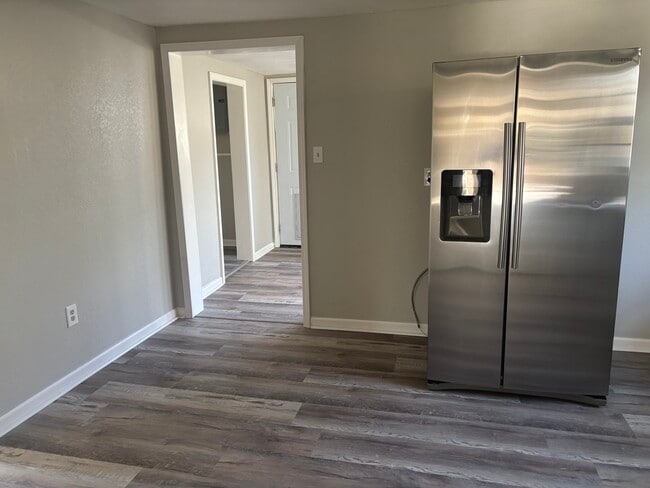 Nevera incluida - 528 France Ln