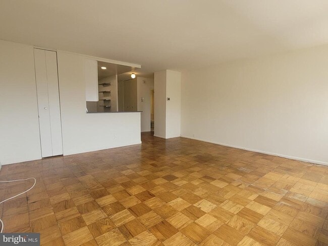 Building Photo - 210 Locust St Unit 19FW