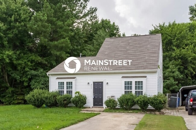 Photo - 3 Bedroom Pet-Friendly Home in Raleigh, NC with Main Street Renewal
