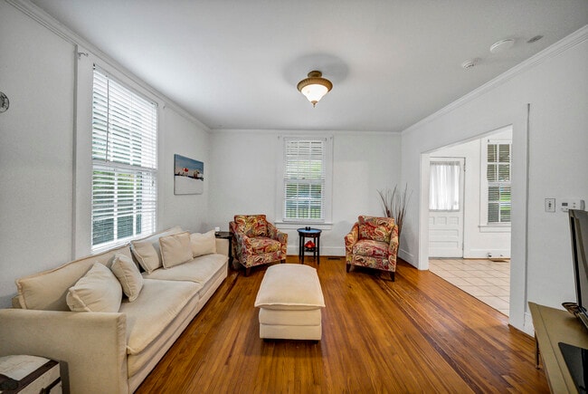 Photo - 804 Woodrow St