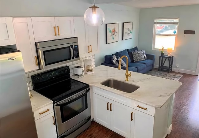 Photo - 2400 15th Ave N