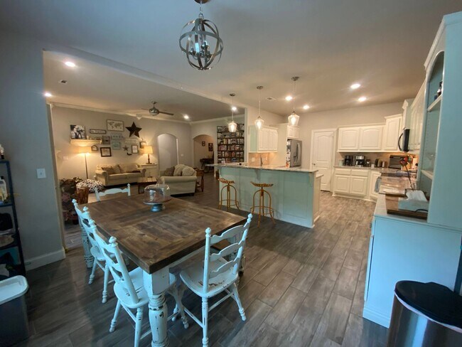 Photo - 3 Bedroom 2.5 Bathroom Home