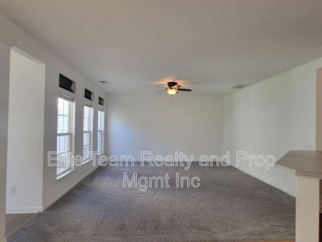 Photo - 177 Autumn Falls Dr
