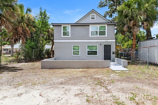 Building Photo - 5BR/2BA | Newly Renovated Single Family Home | Area for office | In Saint Petersburg!