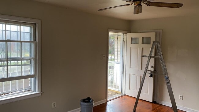 Photo - 422 Lamont St