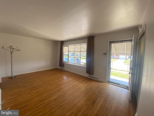 Building Photo - 28 Fairmount Dr