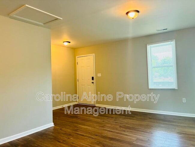Photo - 407 Gardner St