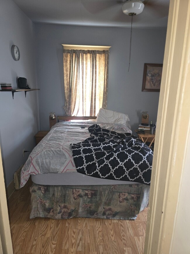 Photo - 1008 W 143rd St