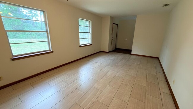 Photo - 1254 Lake Cir Dr W