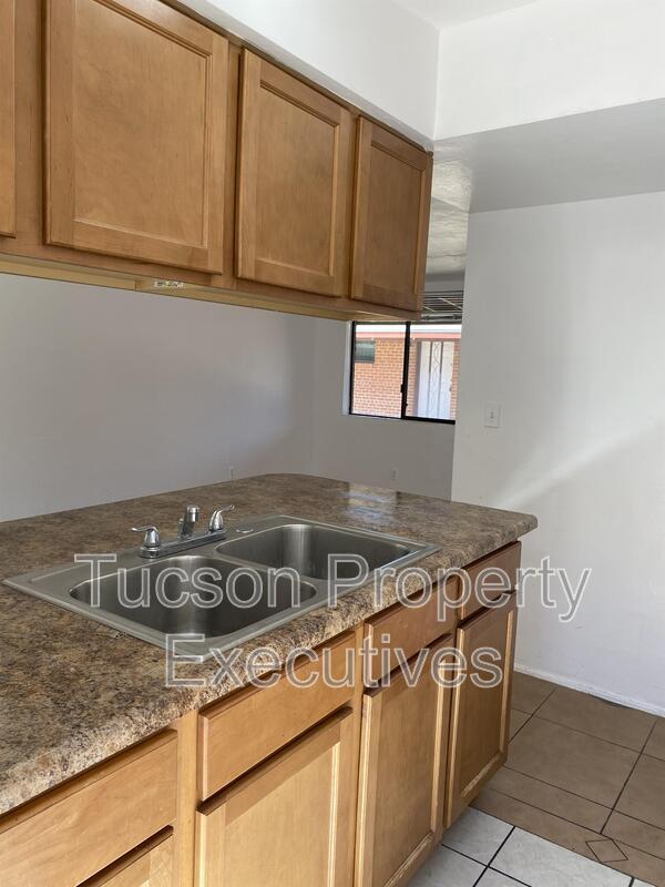 Photo - 1646 N Beverly Ave
