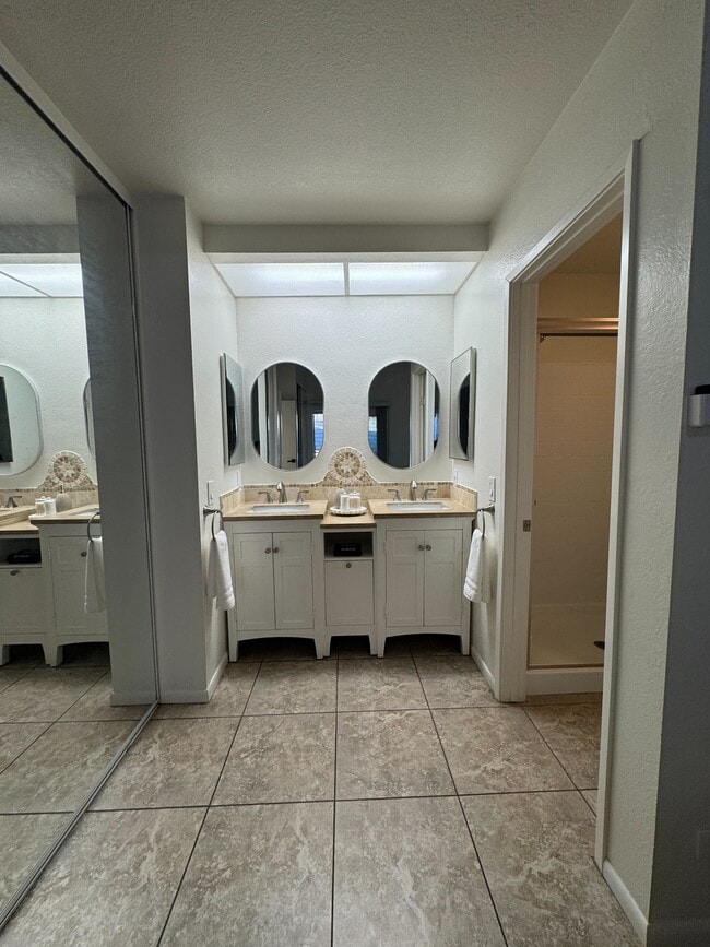 Photo - 2718 Nectarine Ave