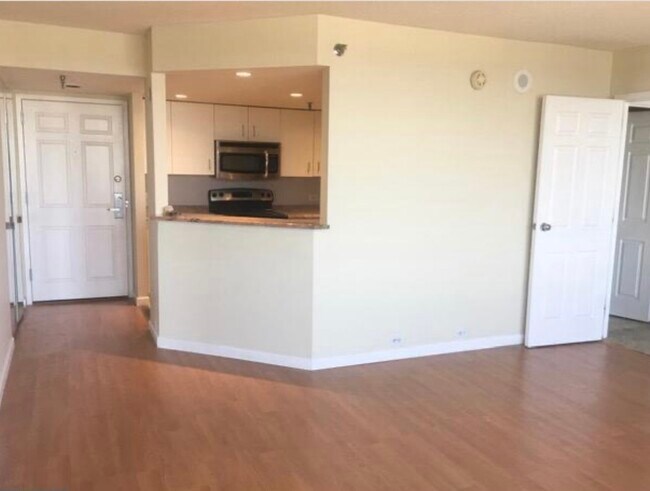 Open kitchen - 2001 Hamilton St Unit 1207