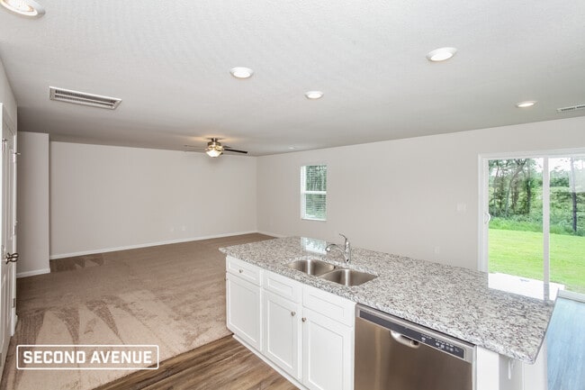 Photo - 340 Sundew Rd