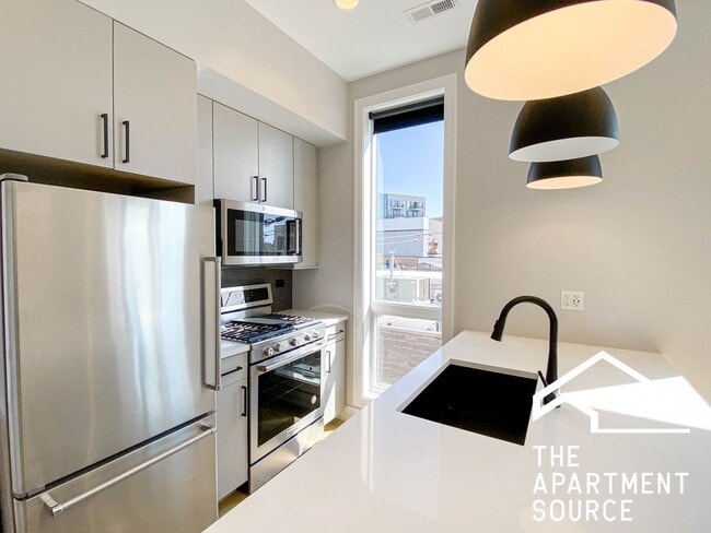 Photo - 1051 W Cornelia Ave Unidad 402