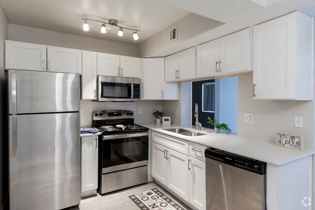 Interior Photo - Ventana Palms