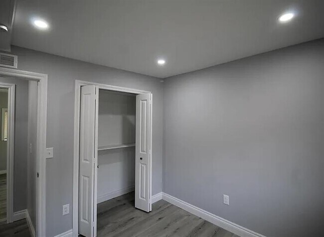 Photo - ELEGANT ALBERTA HOME