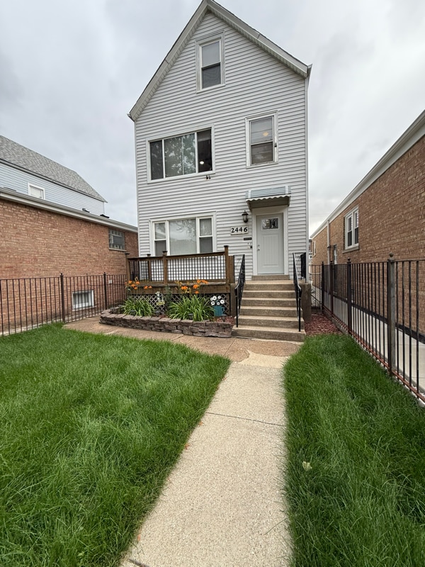 Building Photo - 2446 N Luna Ave Rental