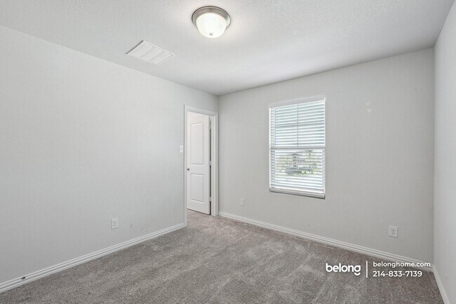 Photo - 2115 Clarion Dr