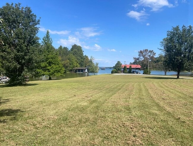 226 Lake View Dr