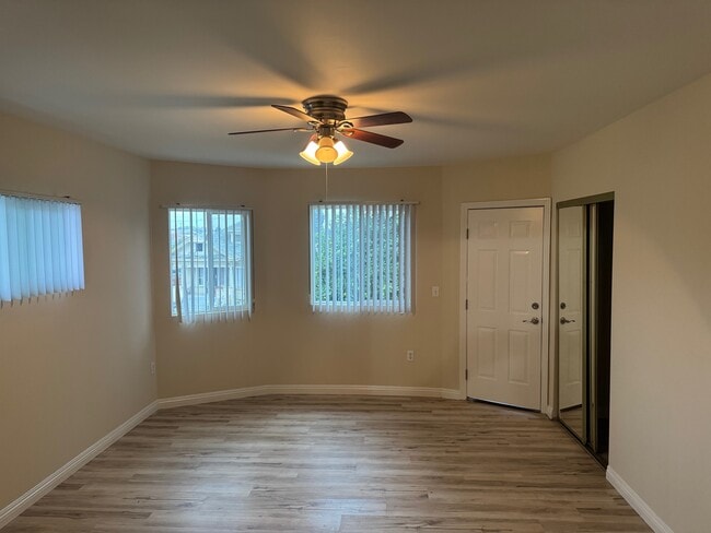 Photo - 4433 3/4 Towne Ave