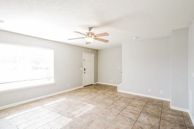 Photo - 675 Legacy Dr