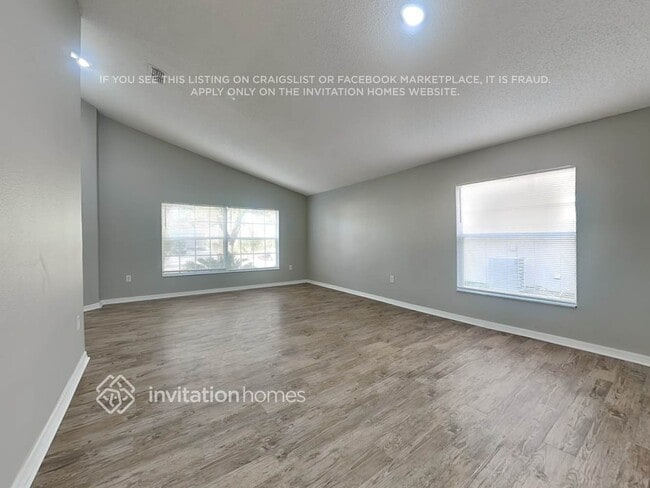 Photo - 334 Thomasdale Ave