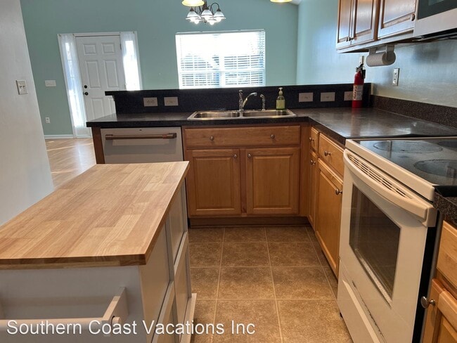 Photo - 3 br, 2 bath House - 408 Moat Court