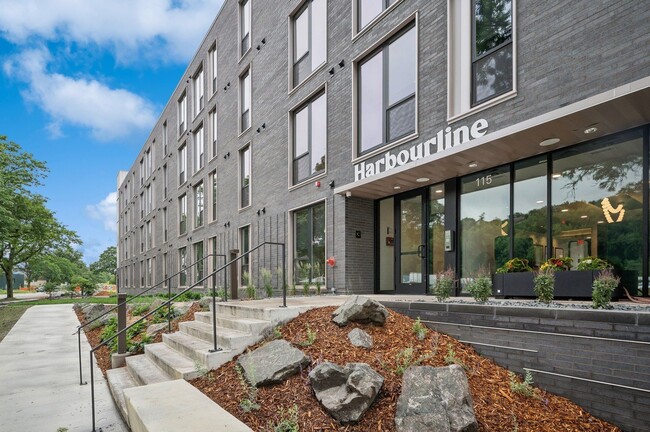 Harbourline Exterior