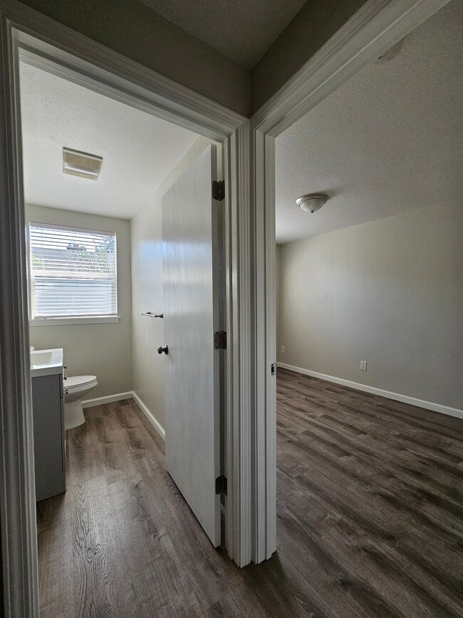 Photo - 3220 SE Rockwood St Unit 3220