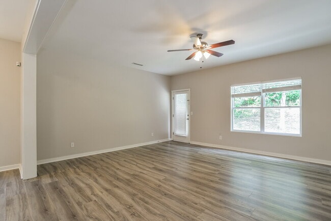 Photo - 1048 Joselynn Drive