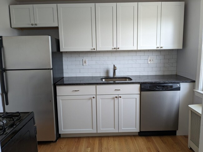 Kitchen - 13 Clarmore Dr Unit 1B