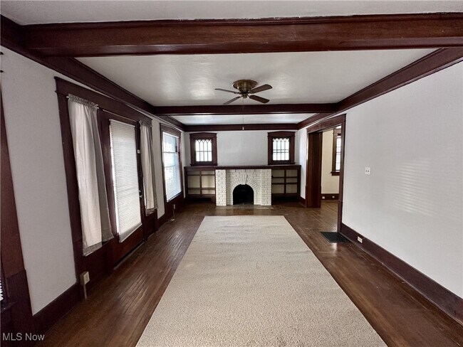 Photo - 349 Cloverdale Ave