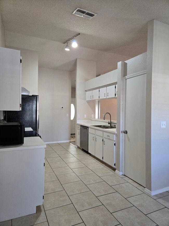 Photo - 3543 Diamond Terrace