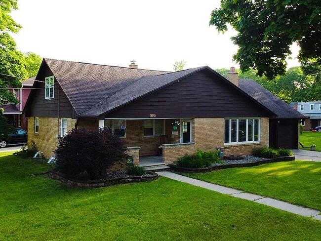 Photo - 1313 Biemeret St House
