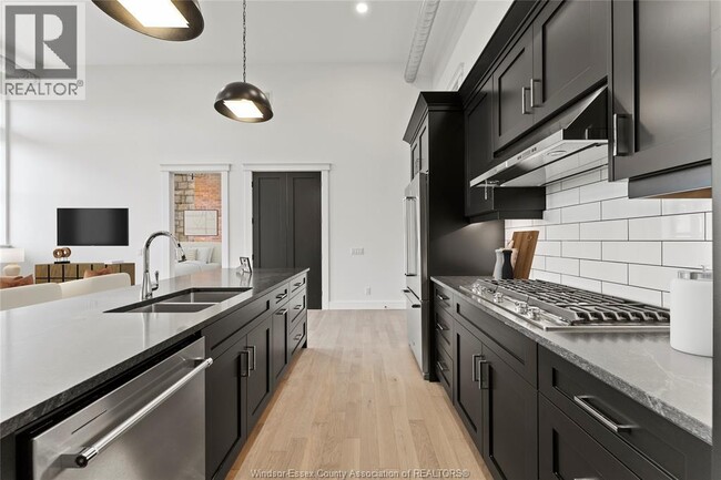 Photo - 247 Brock St Unité 203