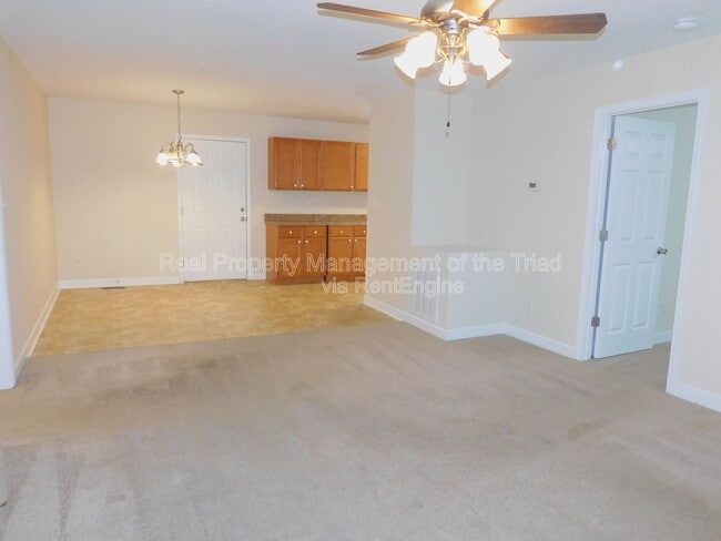 Photo - 2831 White Ln