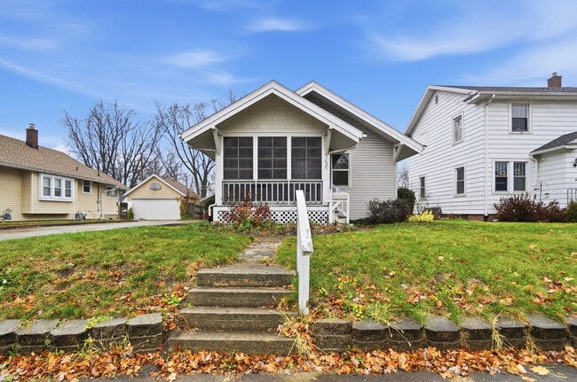 Building Photo - 1239 Charlotte Ave