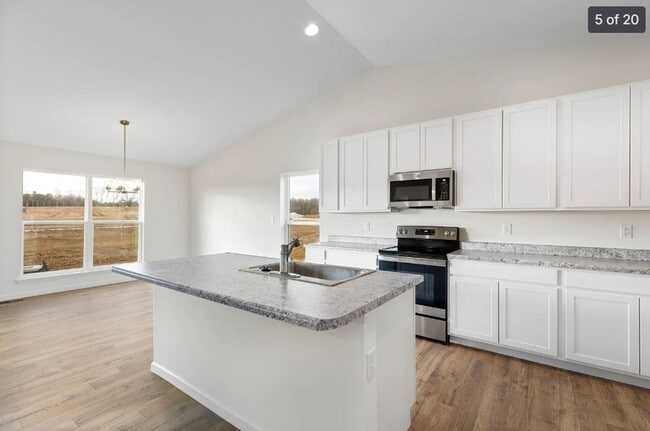 Photo - 443 Sweetgrass Dr