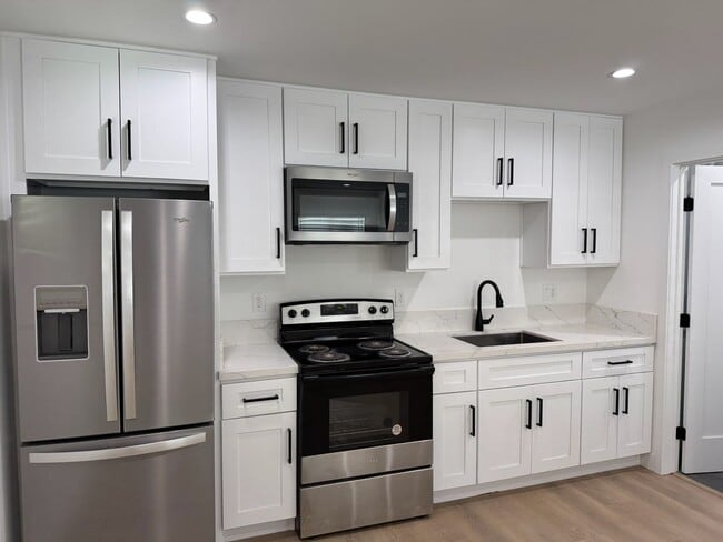 Building Photo - Brand New ADU in Downtown Newhall Unit 9