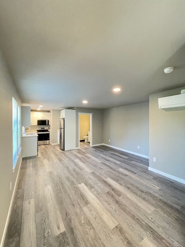 Photo - 918-922 Billy Frank Jr. St Unidad 920