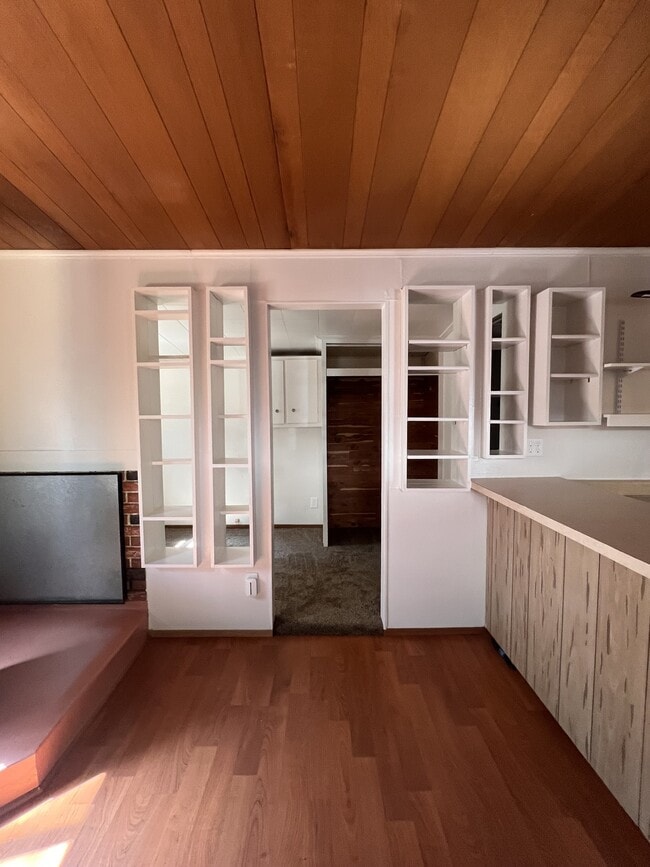 Photo - 12524 Valley View Rd