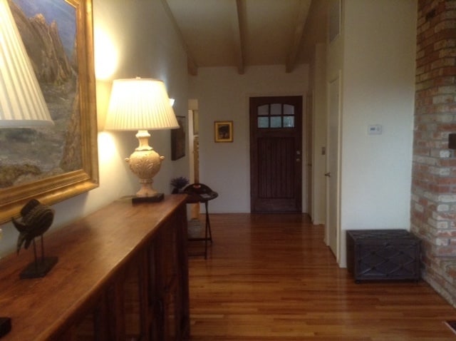 Entry - 3256 Martin Rd