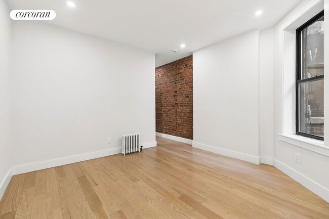 Photo - 206 W 96th St