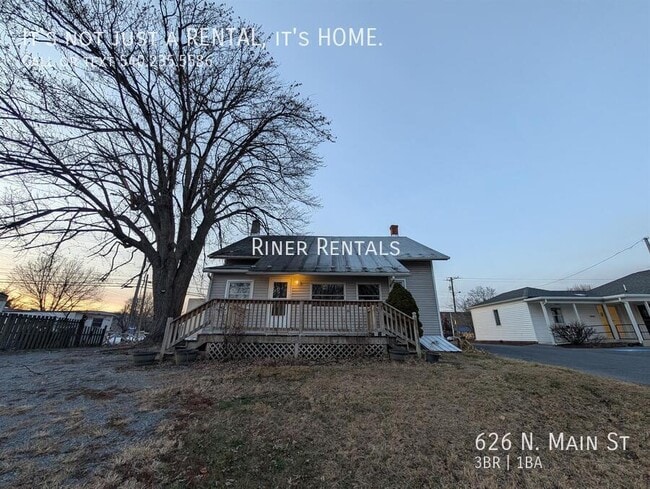 Photo - 626 N Main St