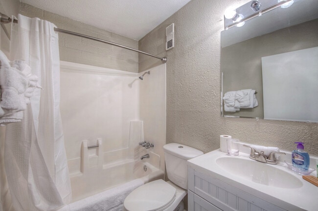 Photo - Spring Leaf Apartments