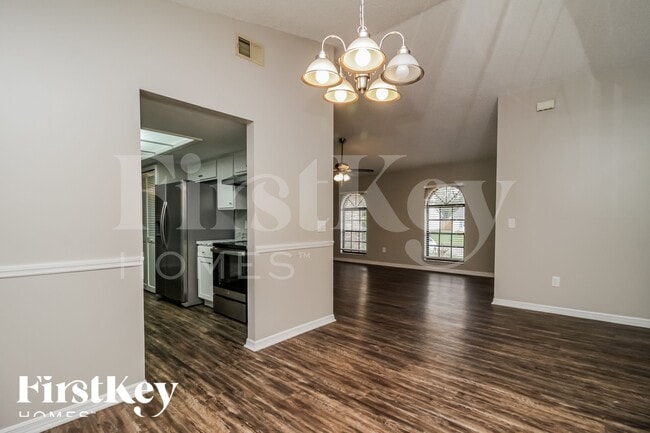 Photo - 836 Sylvia Dr